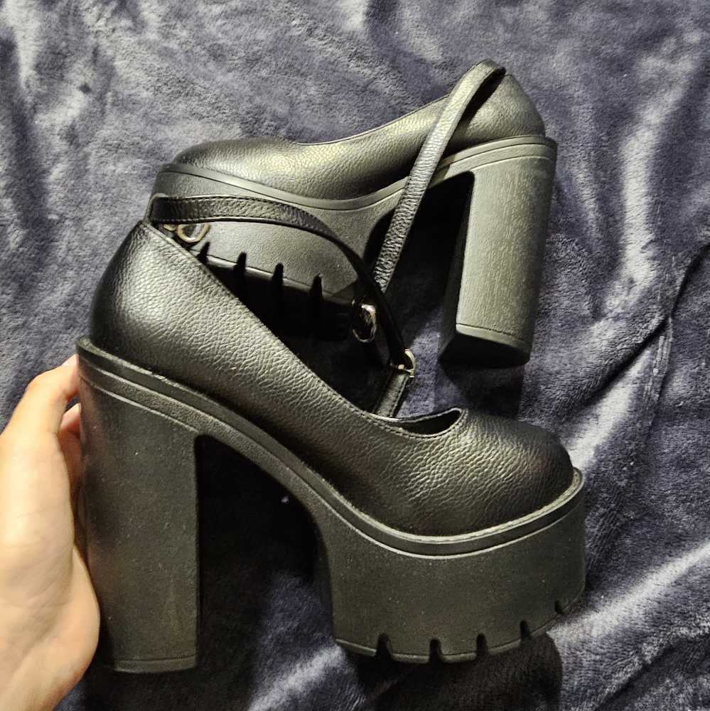 Size 36 Fits Womens 5/6